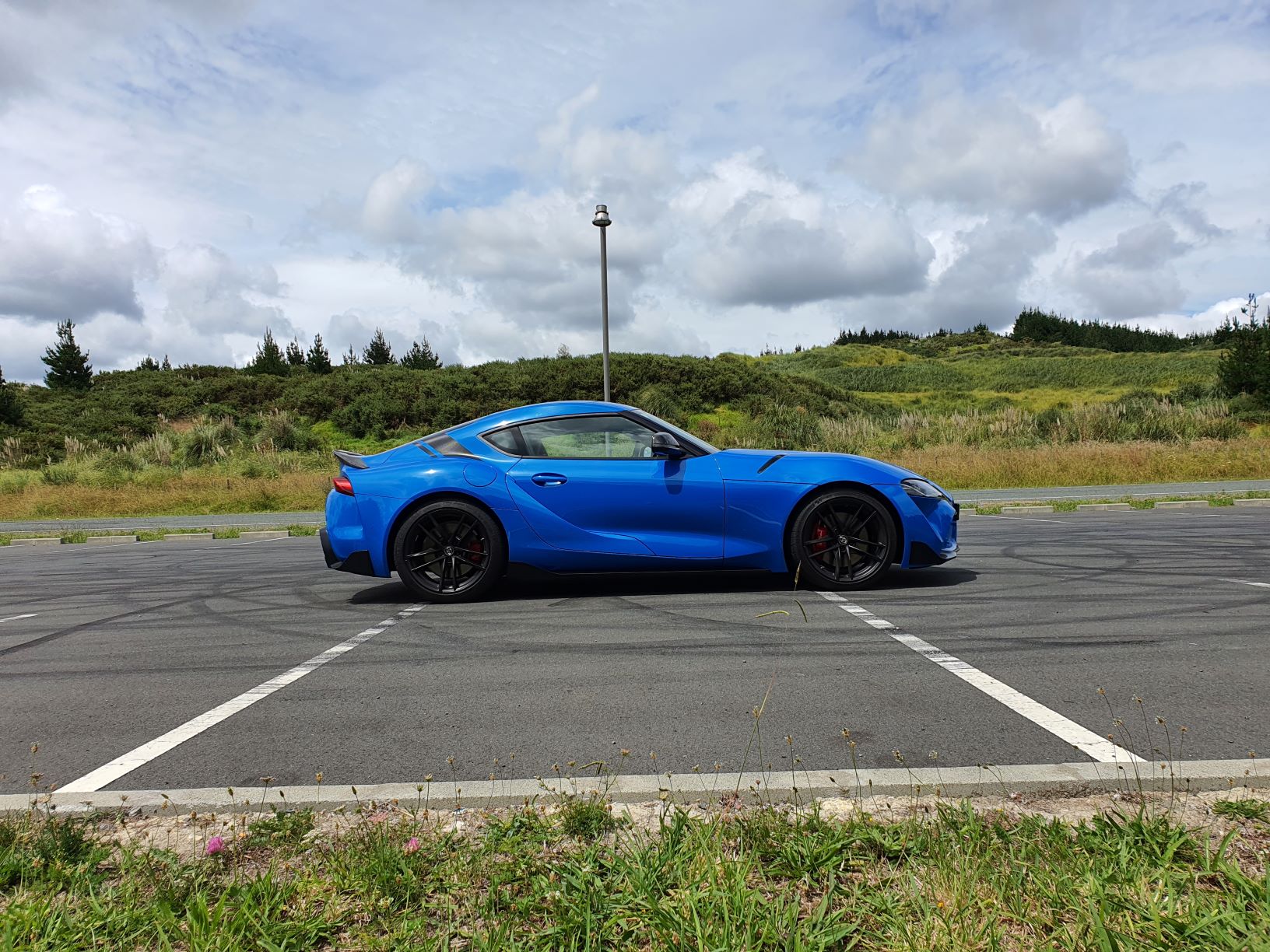 Silhouette of the A91 Toyota Supra