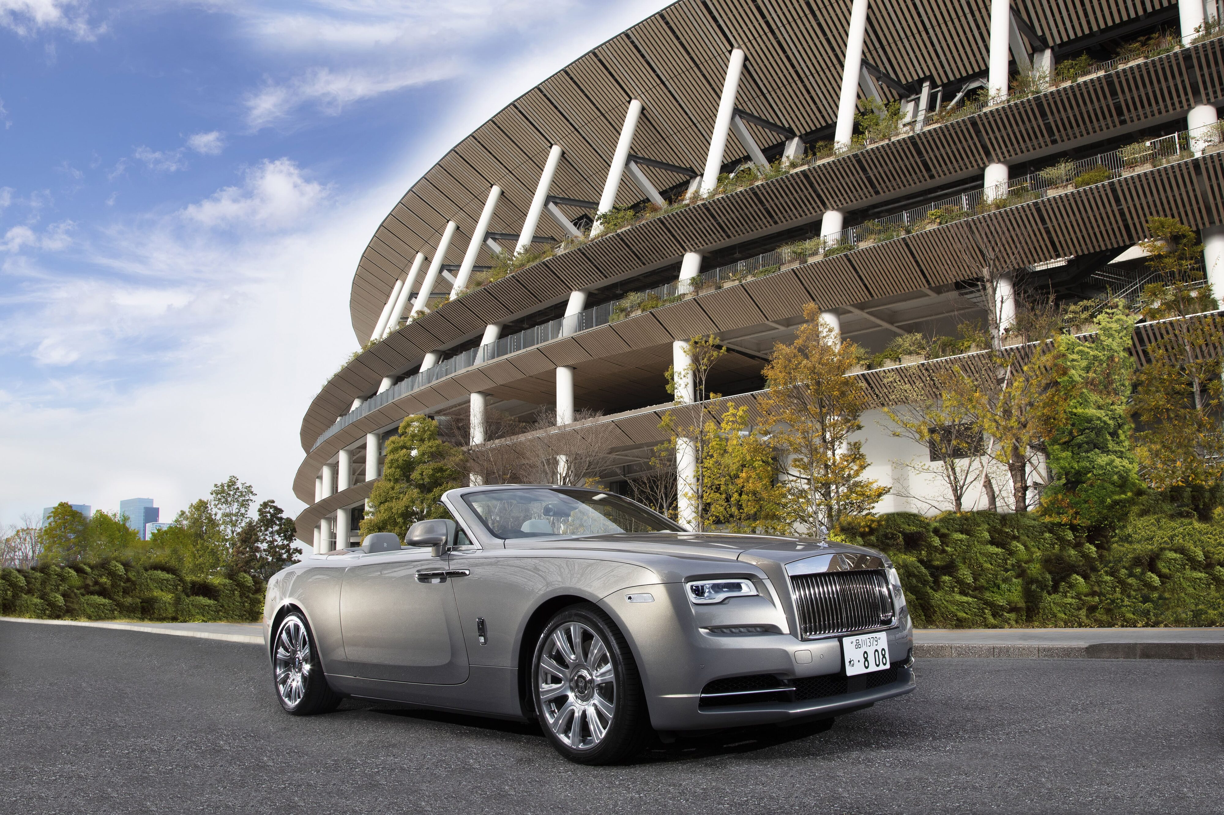 Rolls-Royce Dawn in association with Kengo Kuma at Japan National stadium-min