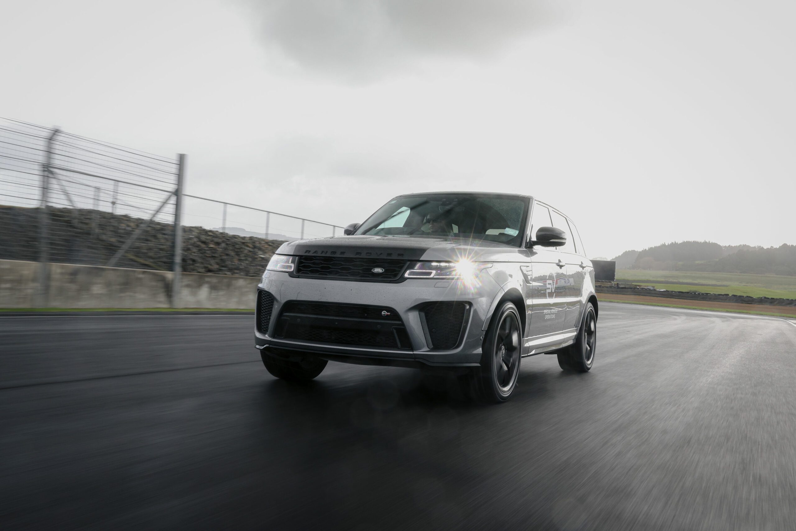 Range Rover Sport SVR Carbon Edition