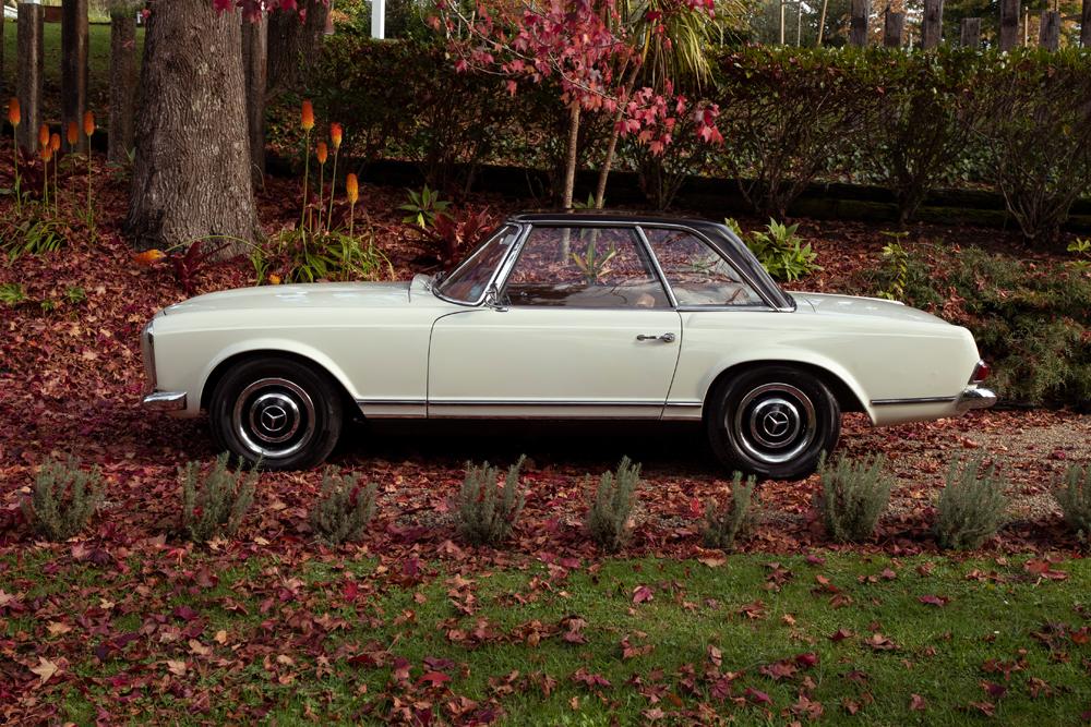 Mercedes-Benz 230 SL