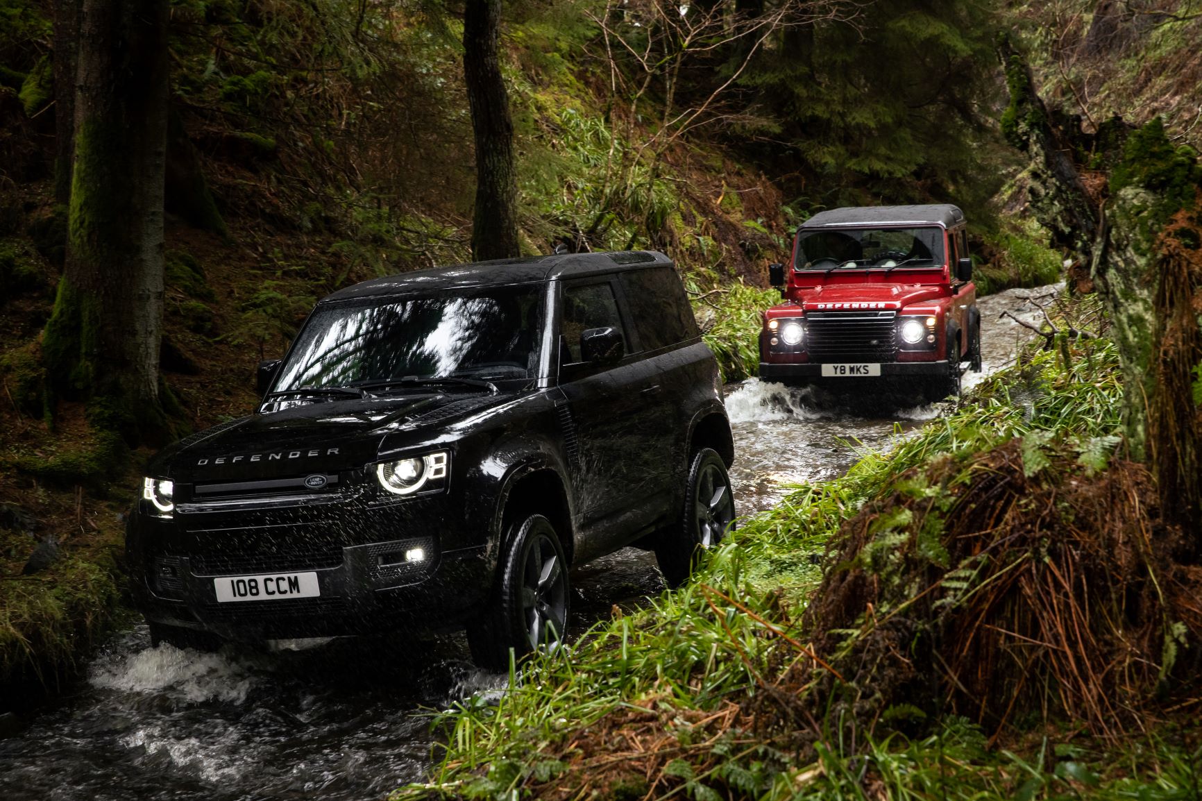 Land Rover Defenders