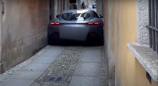 Ferrari Roma gets stuck in Italy