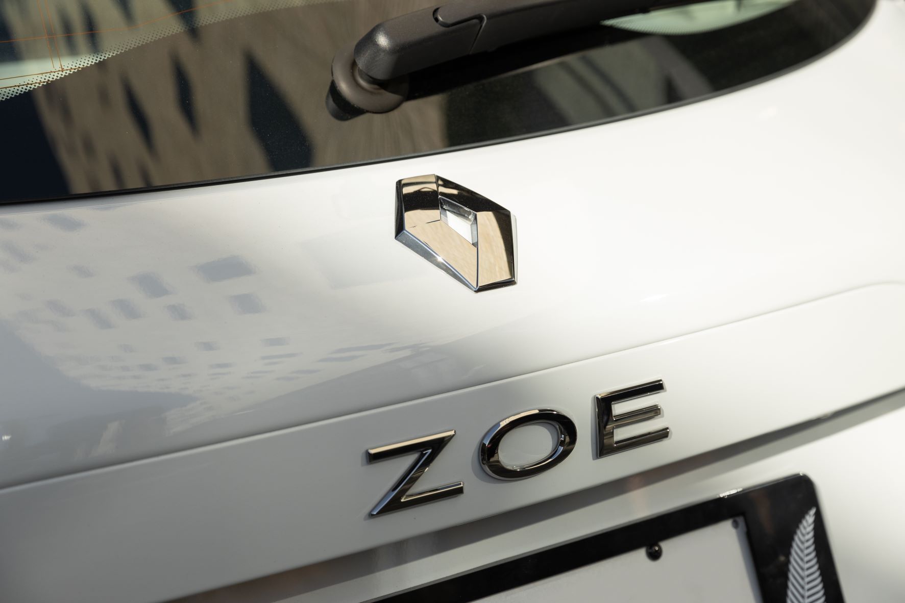 Close-up of the badge on the 2021 Renault Zoe