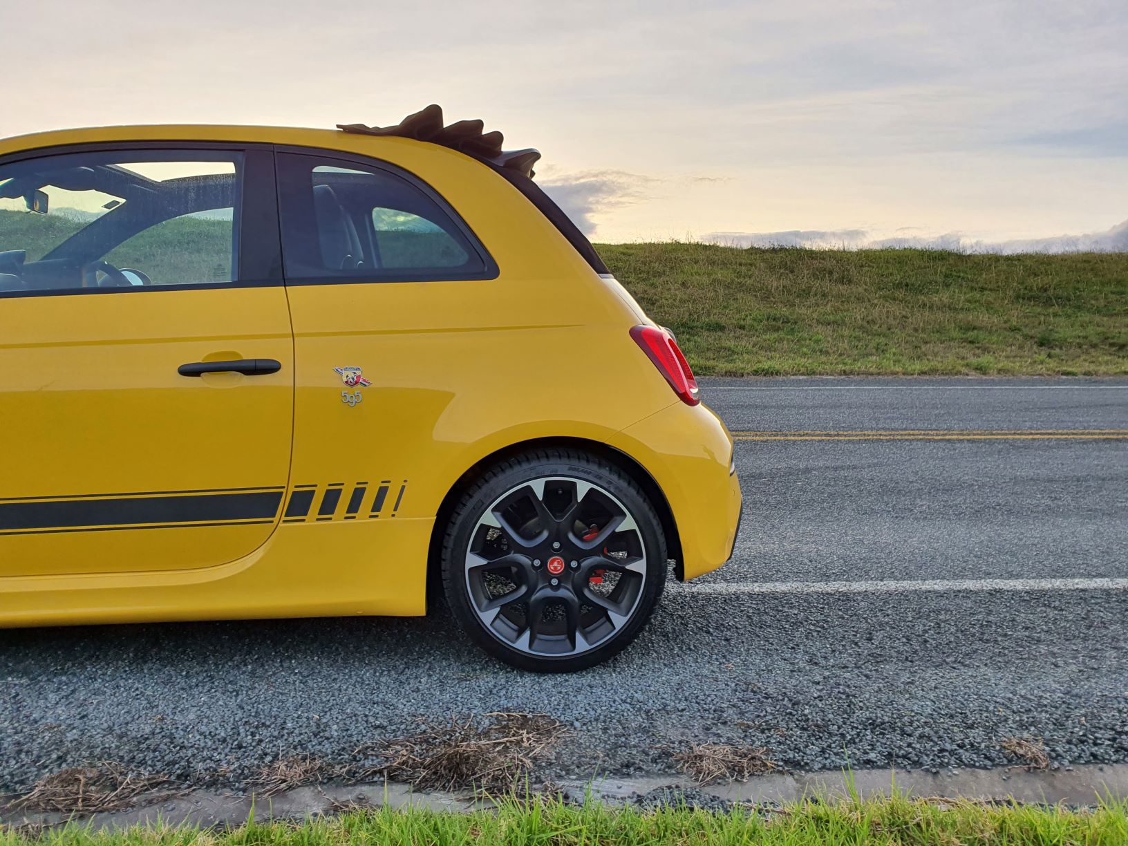 Side view of the Abarth 595C Competizione