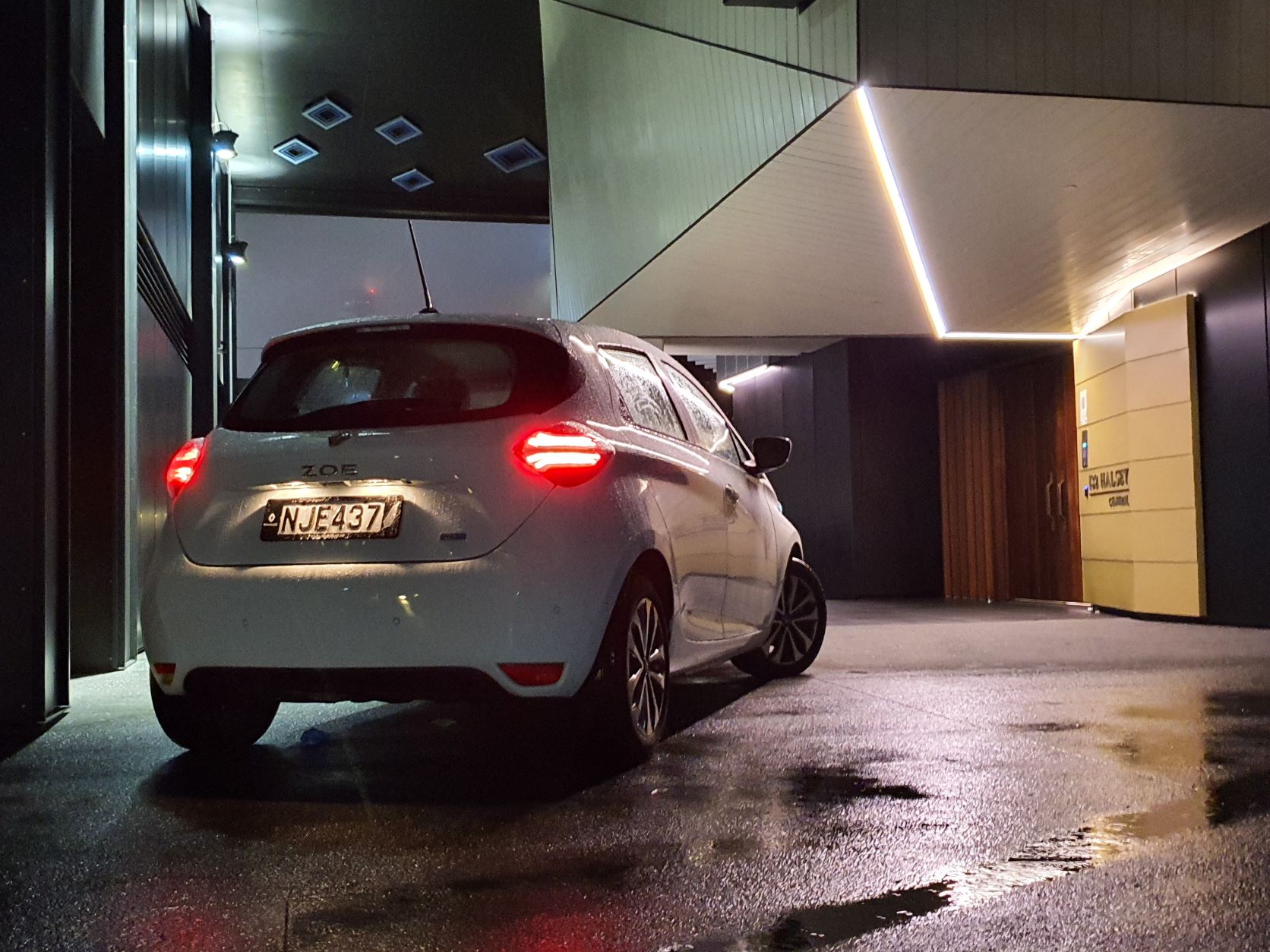 Rear view of the 2021 Renault Zoe