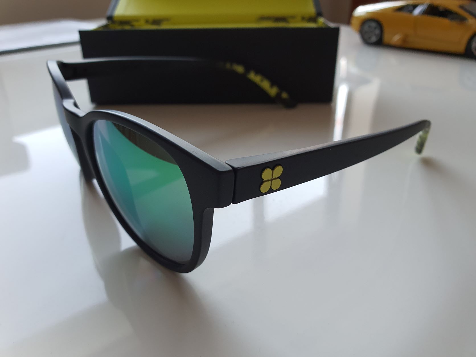 SunGod logo on the 'LN4 Sierras' sunglasses