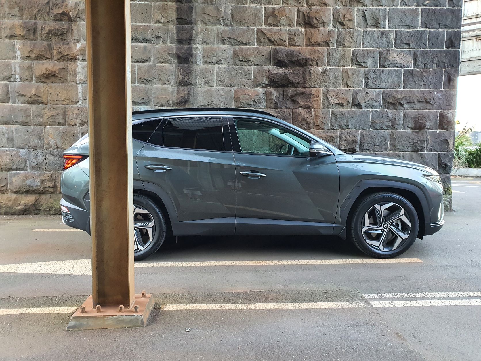 Side view of the 2021 Hyundai Tucson