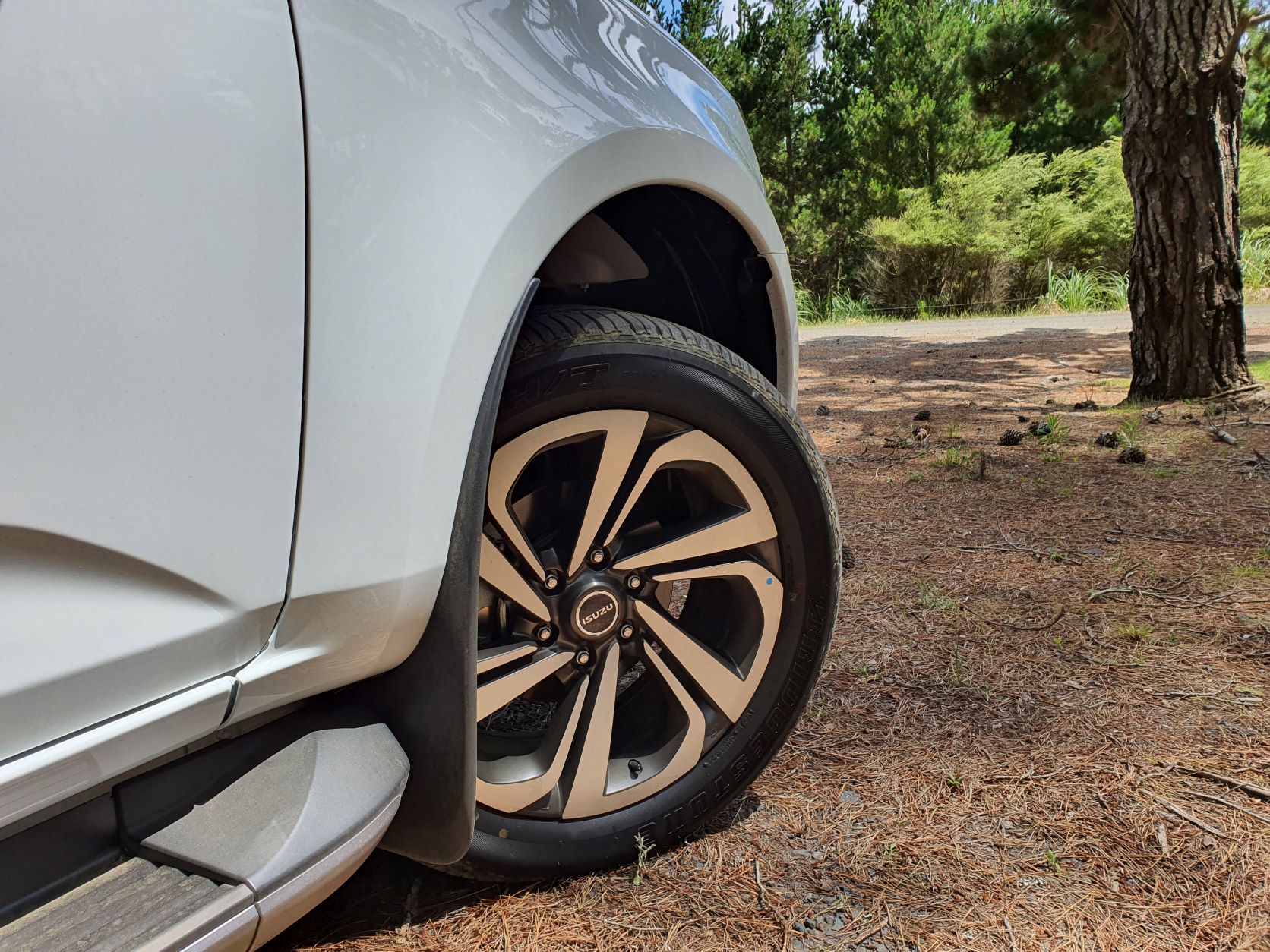 Wheels of the new Isuzu MU-X