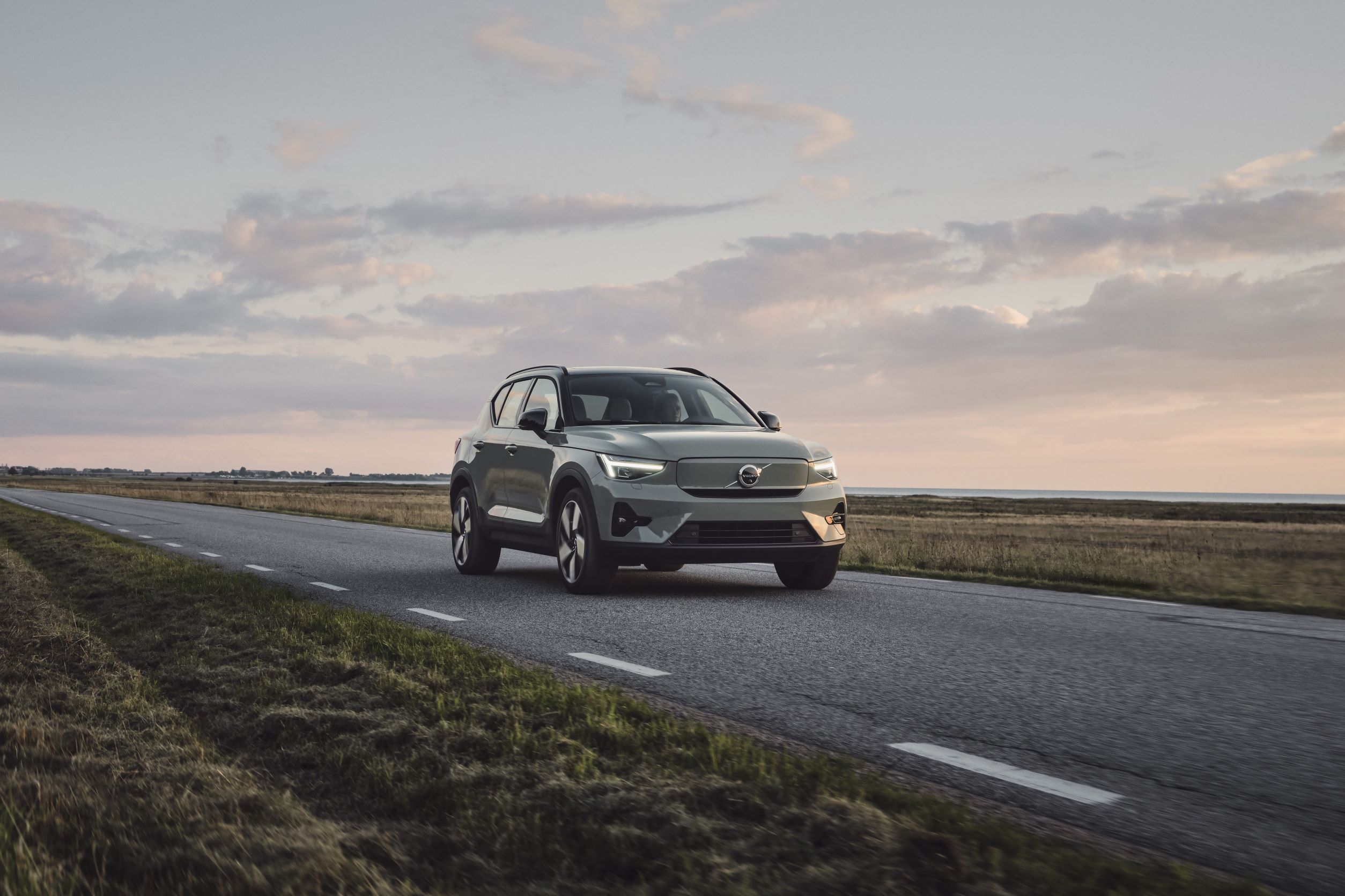 Zoomed out view of a Volvo XC40 Recharge