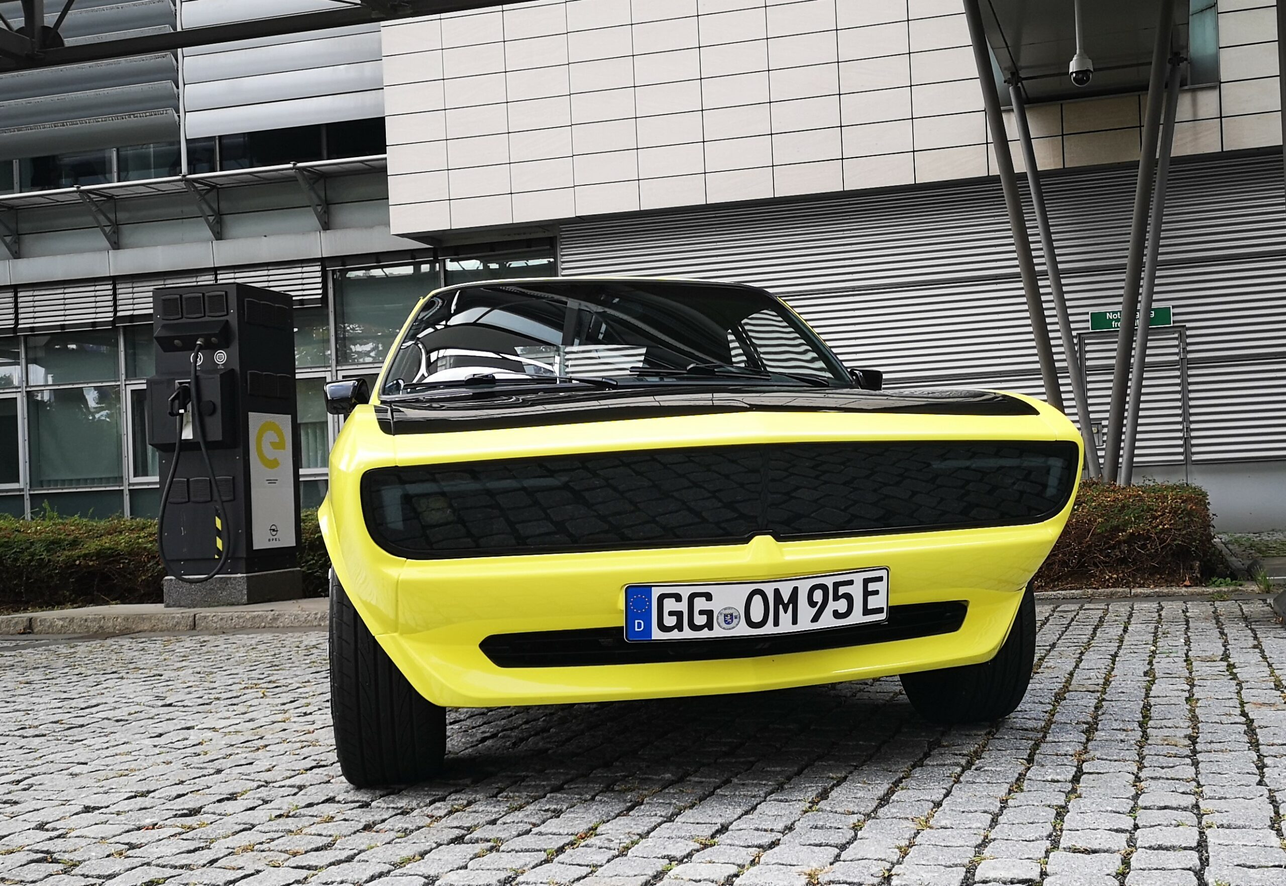 Opel Manta GSe electromod review