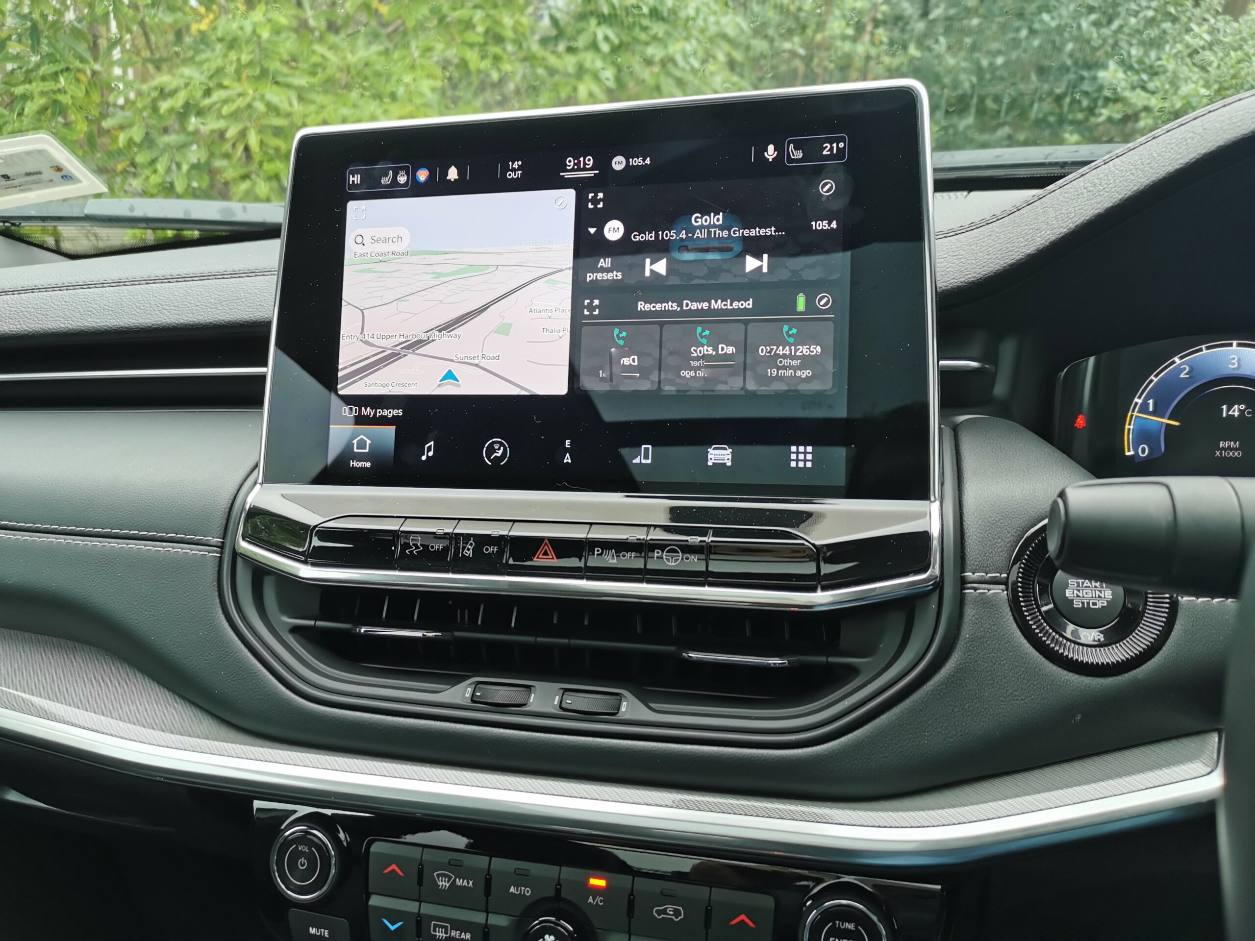 Up Close With the 2022 Jeep Compass: Charting an Upmarket Course With New  Interior, Technology