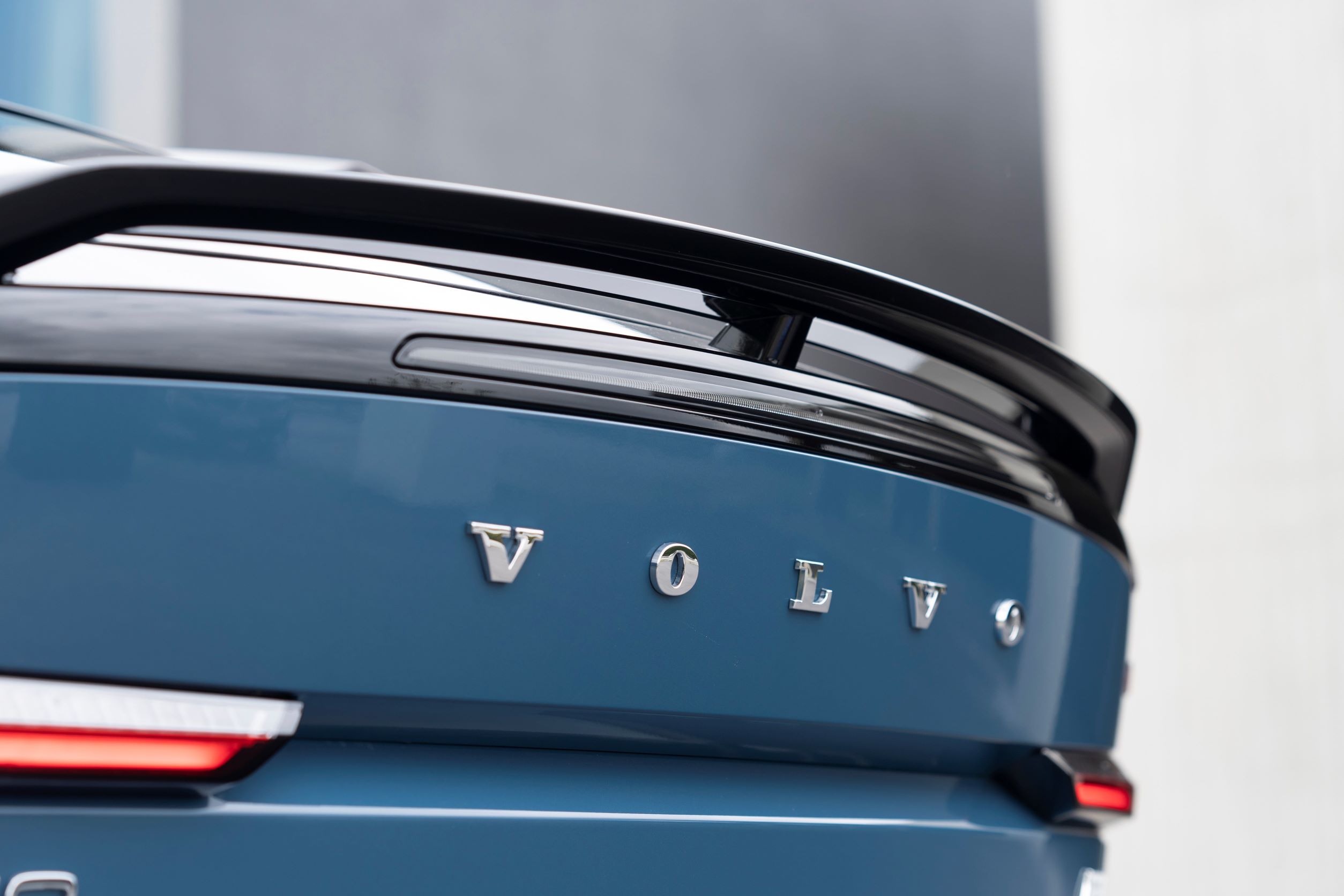 A close-up of the Volvo badge on the rear of the Volvo C40 Recharge.