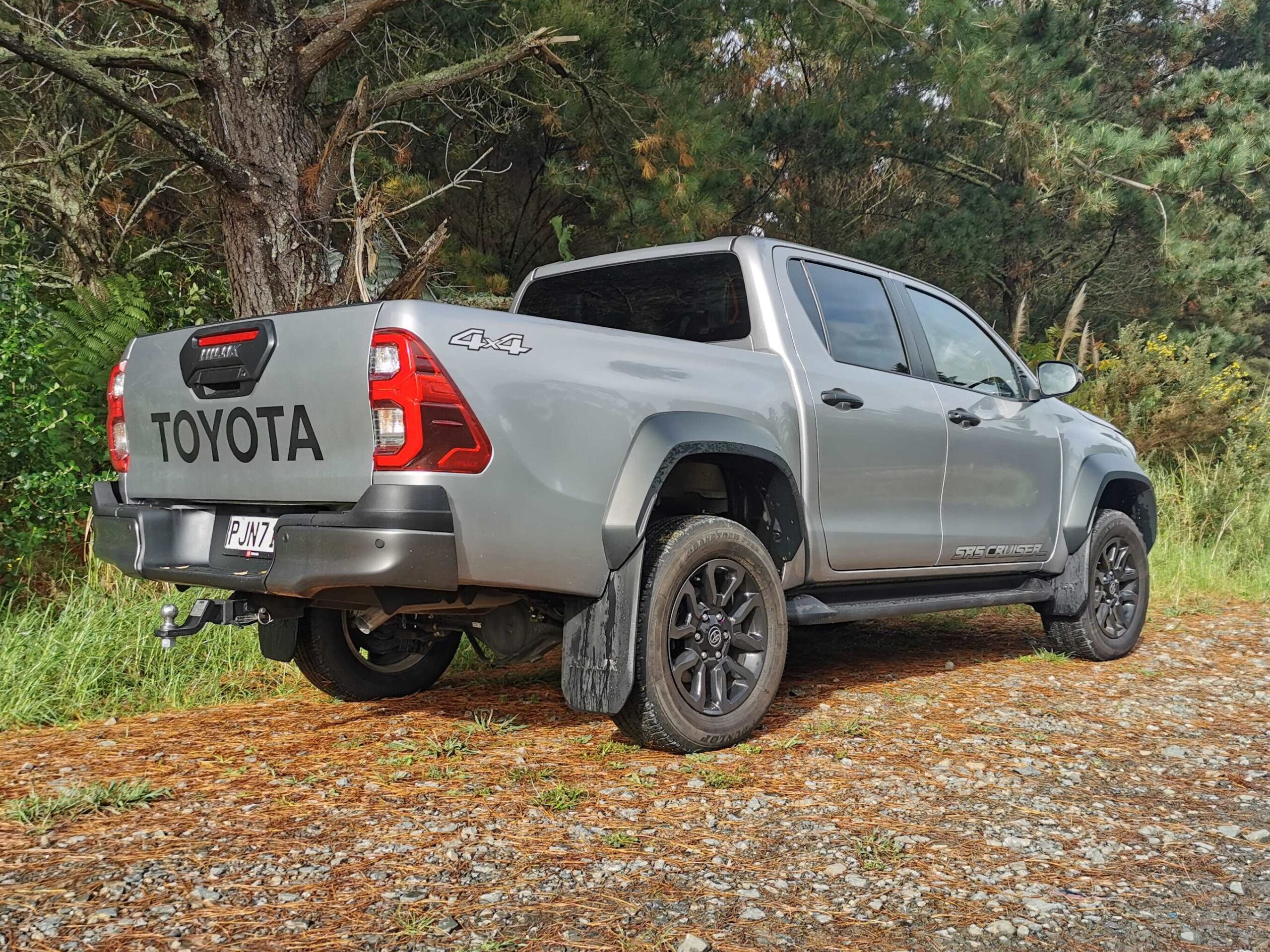 Toyota Hilux 4WD SR5 Cruiser Wide Track review NZ