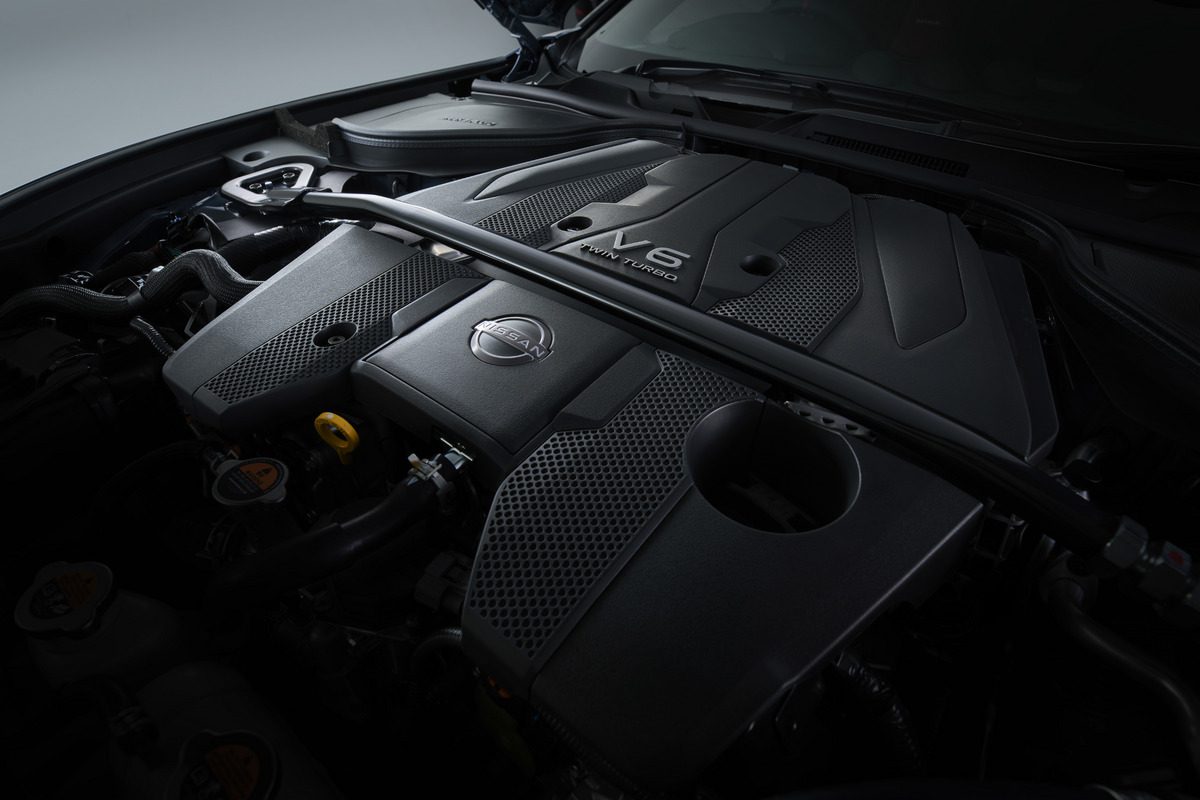 Engine bay of the Nissan Z Nismo