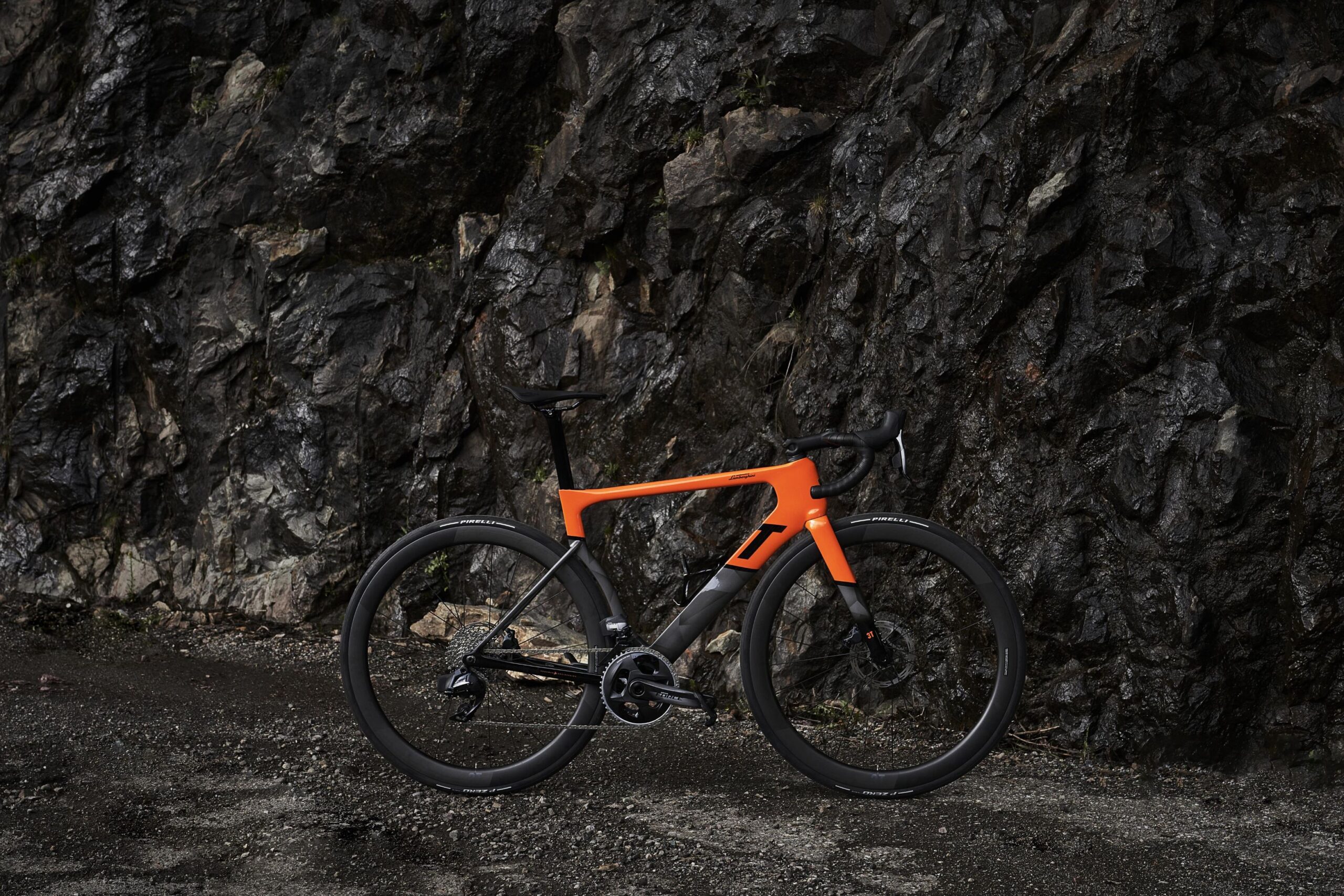 Automobili Lamborghini x 3T bicycle in orange