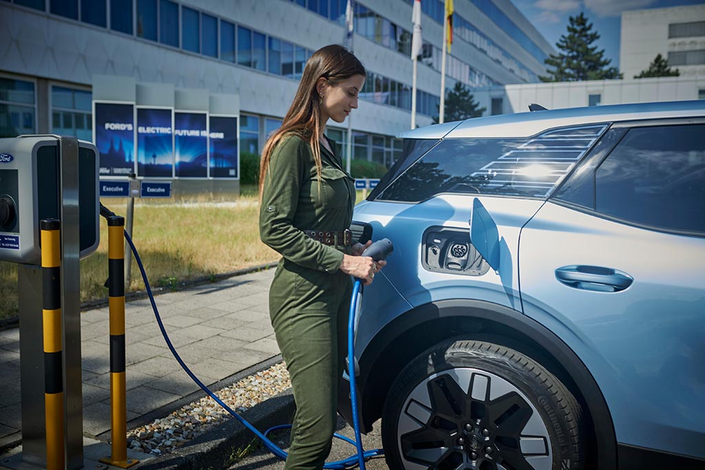 New Electric Ford Explorer Set to Charge Around The Globe with Record-Breaking Adventurer Lexie Alford