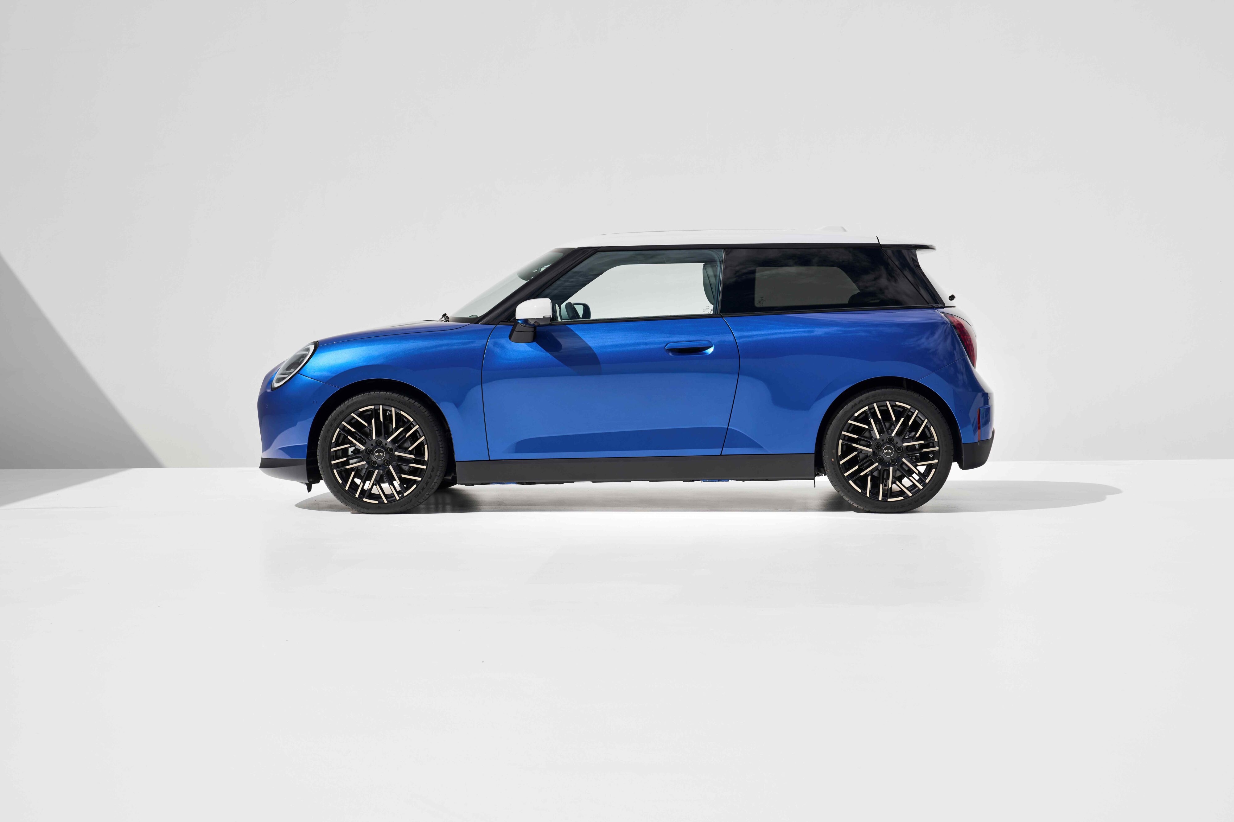 the new all-electric MINI Cooper