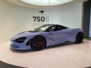 Front three quarters view of a McLaren 750S coupe in an MSO colour.