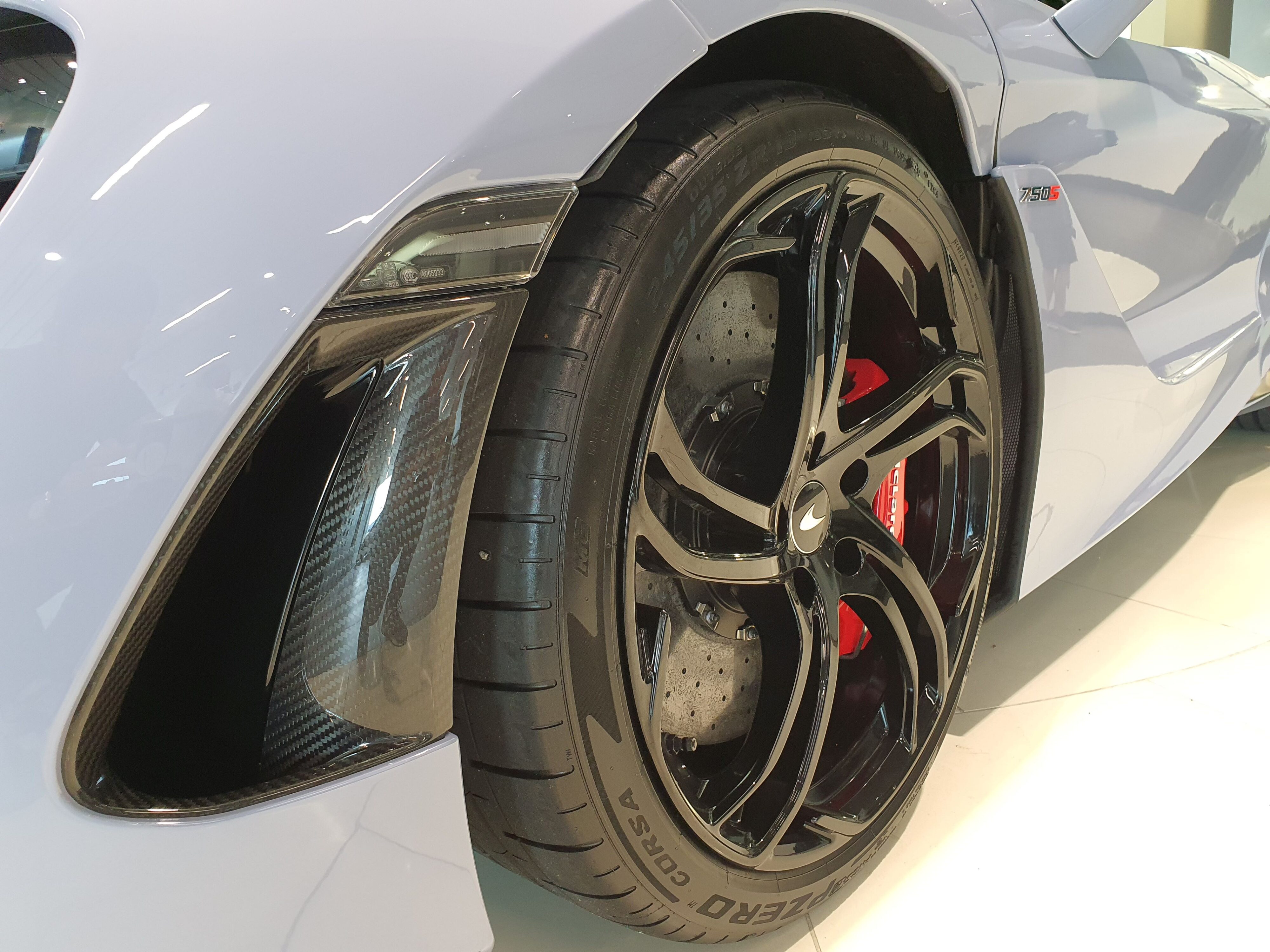 Photo of the 19 inch wheels on the new Mclaren 750S at McLaren Auckland.