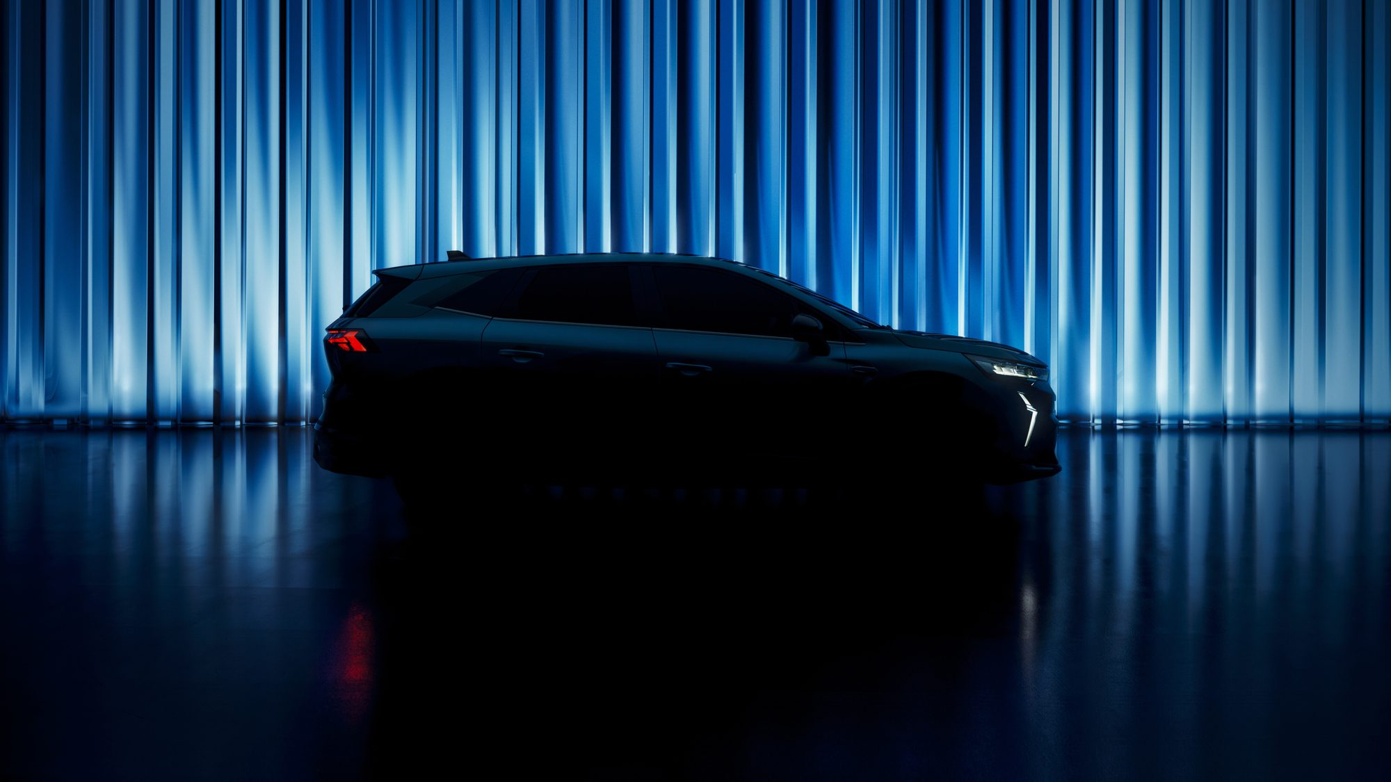 Side view of the soon to be unveiled Renault Symbioz SUV.