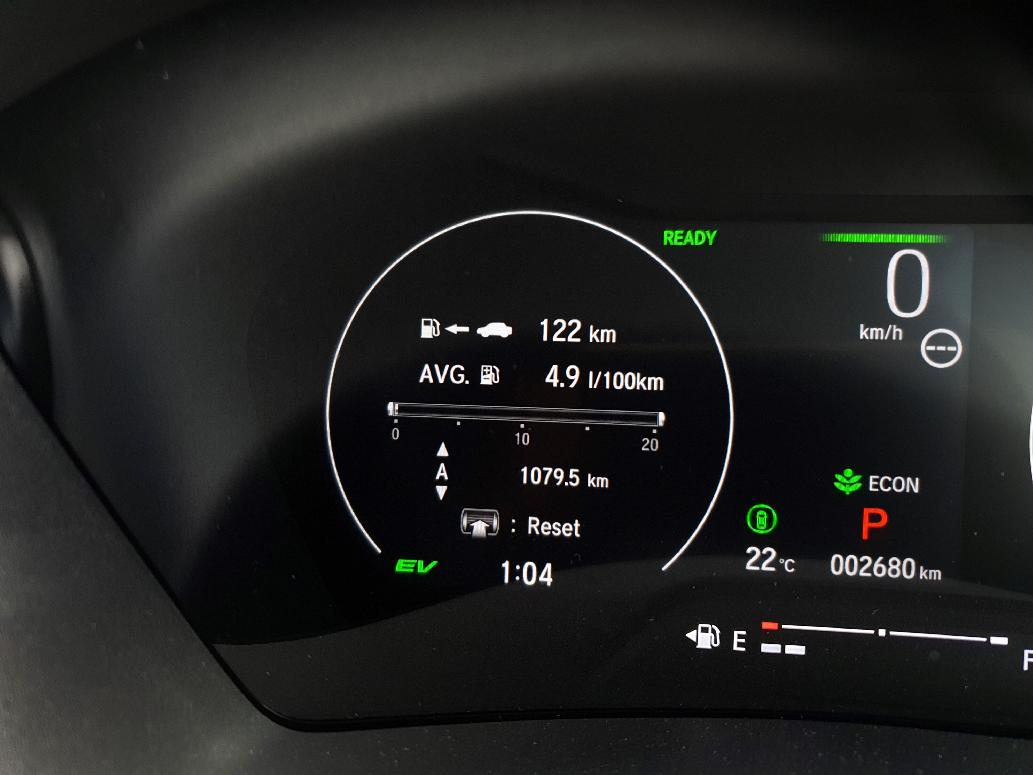 A view of the efficiency gauge on a 2024 Honda HR-V.