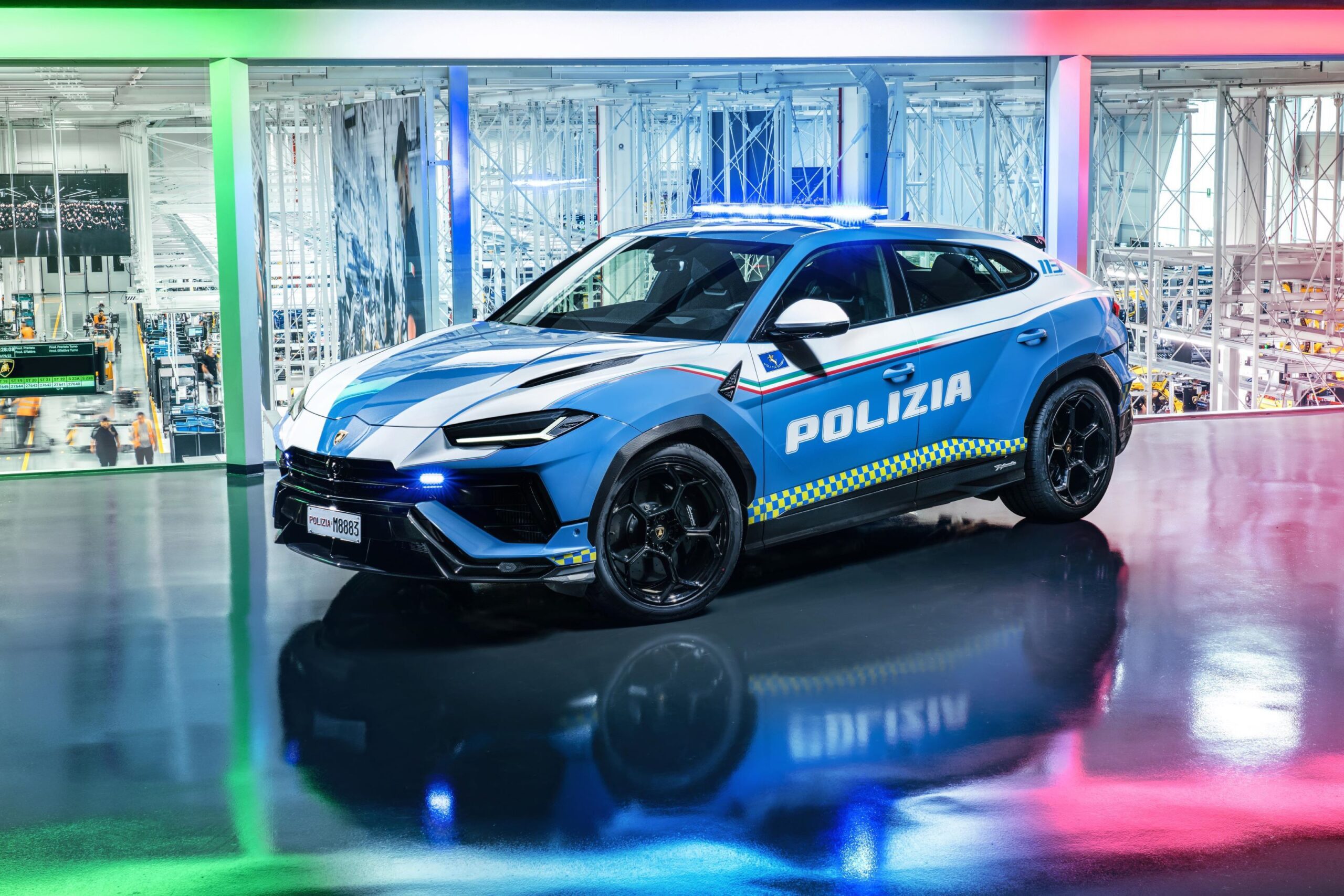 Photo of a Lamborghini Urus Polizia.