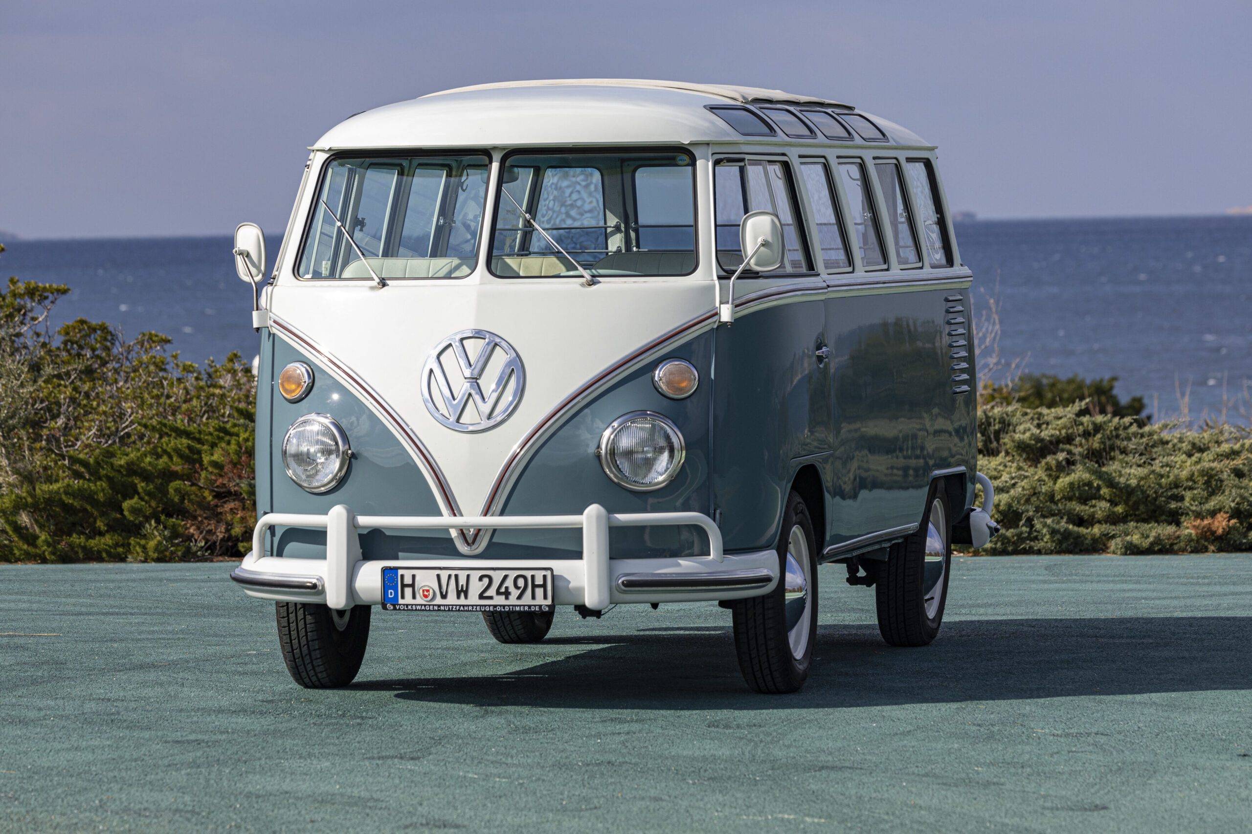 VW Kombi turns 75