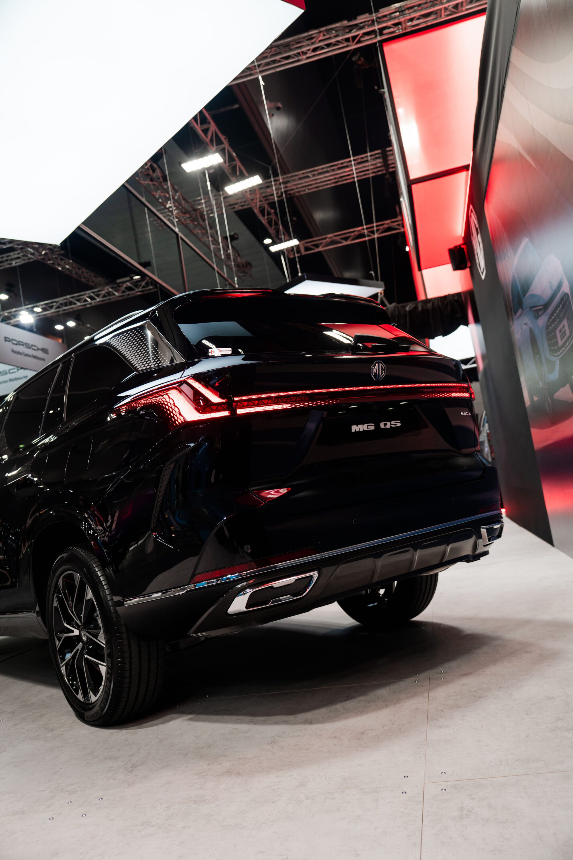 MG QS - MG's new roomy 7-Seat SUV