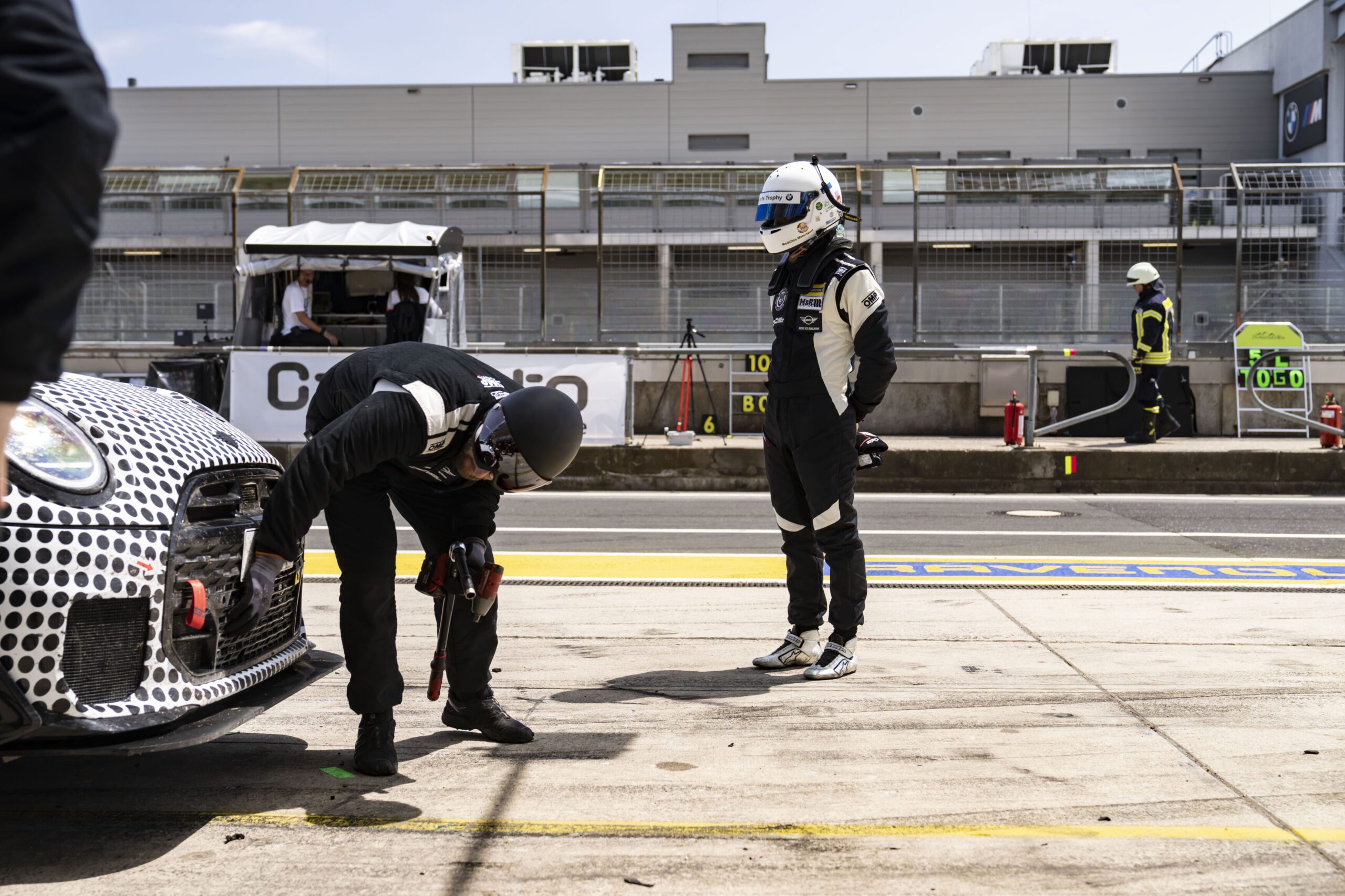 MINI and Bulldog Racing Conquer the Green Hell with a Podium Finish