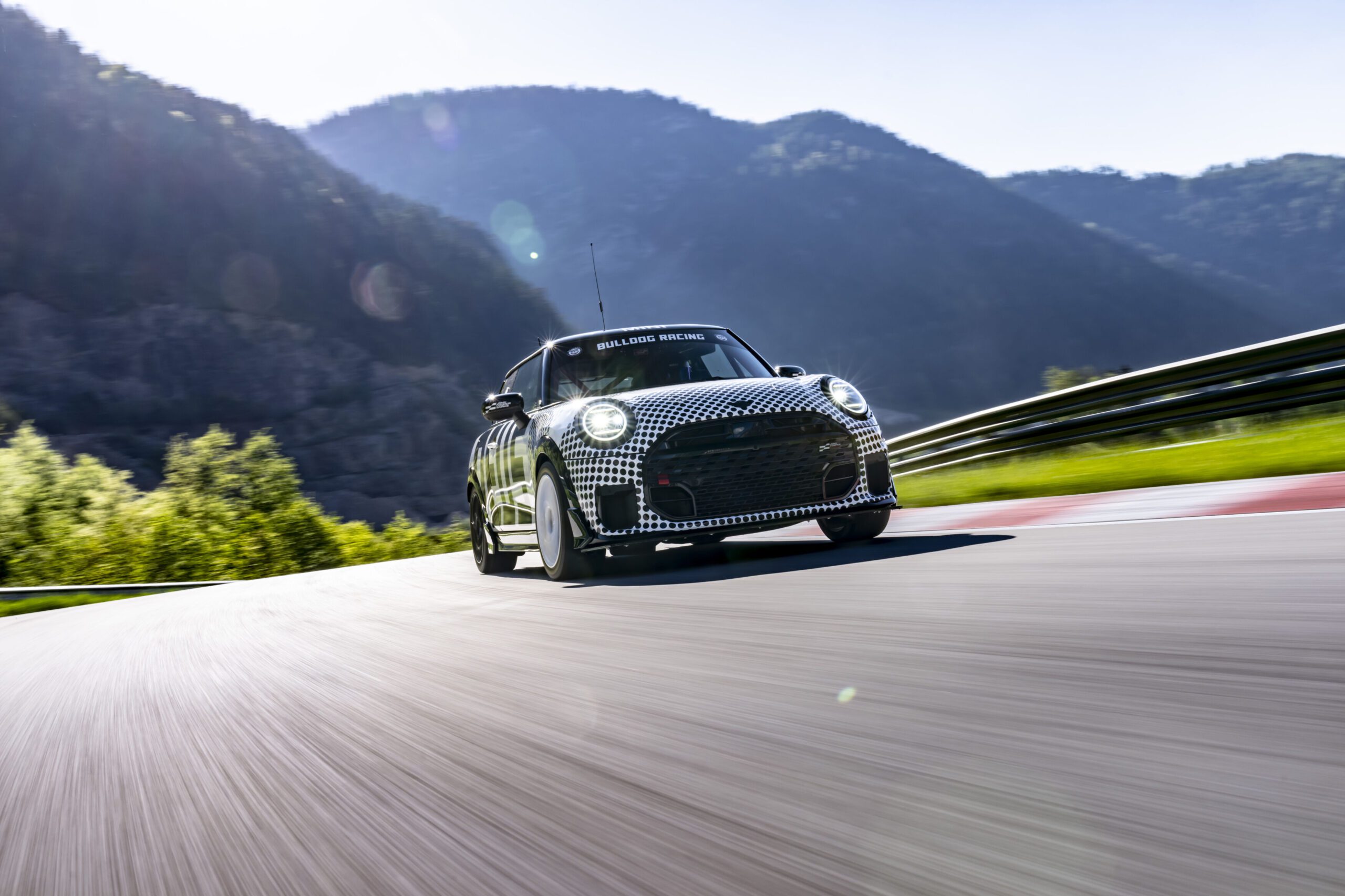 MINI JCW and Bulldog Racing Set for Nürburgring 24 Hours Glory