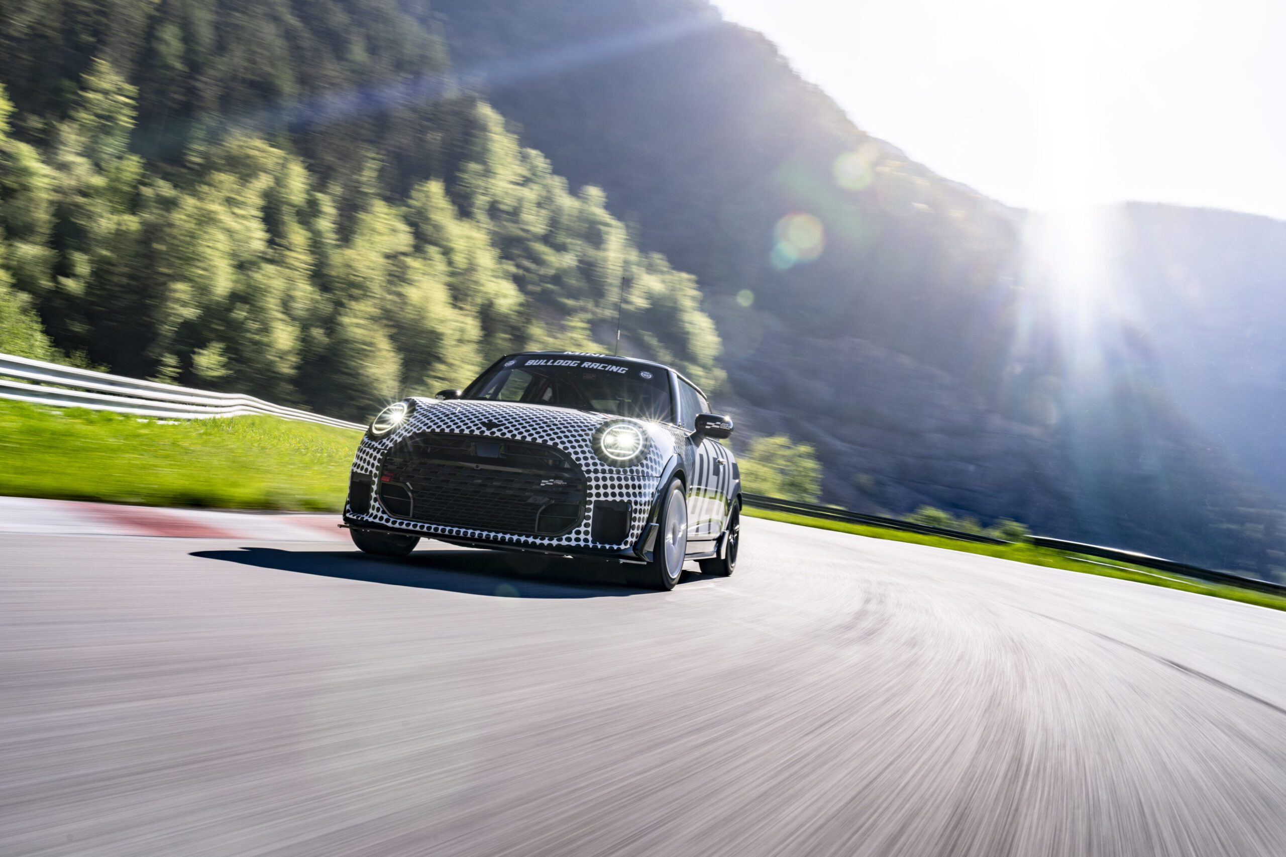 MINI JCW and Bulldog Racing Set for Nürburgring 24 Hours Glory