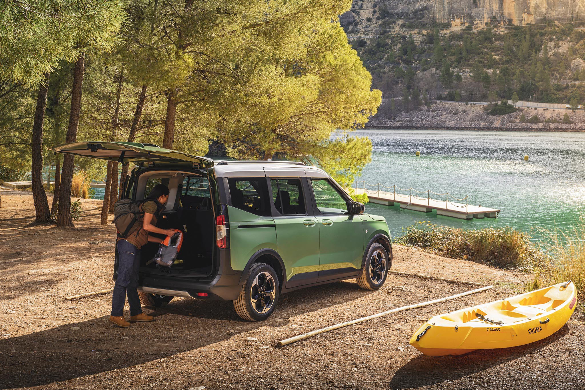 Ford NZ Family Gets Twins - all-new Ford Tourneo Courier and Transit