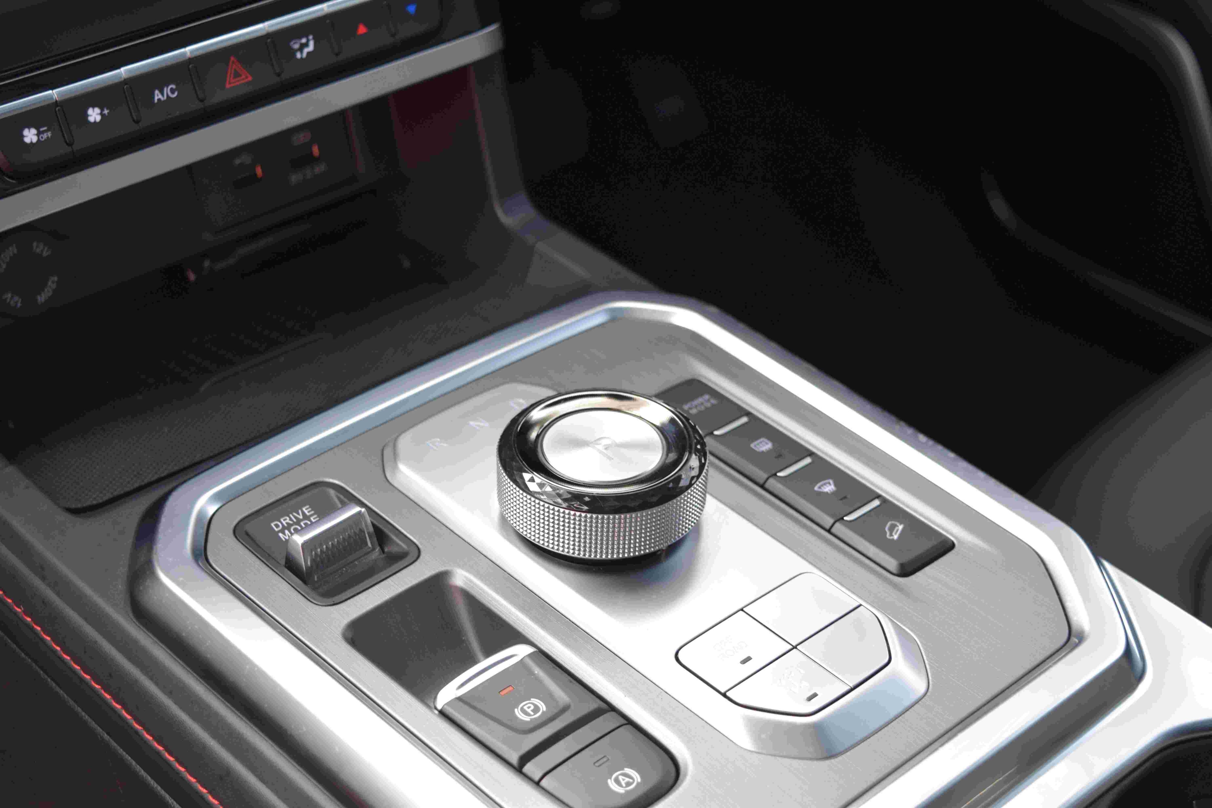 JAC'd up 1000Nm PHEV ute to attend Fieldays