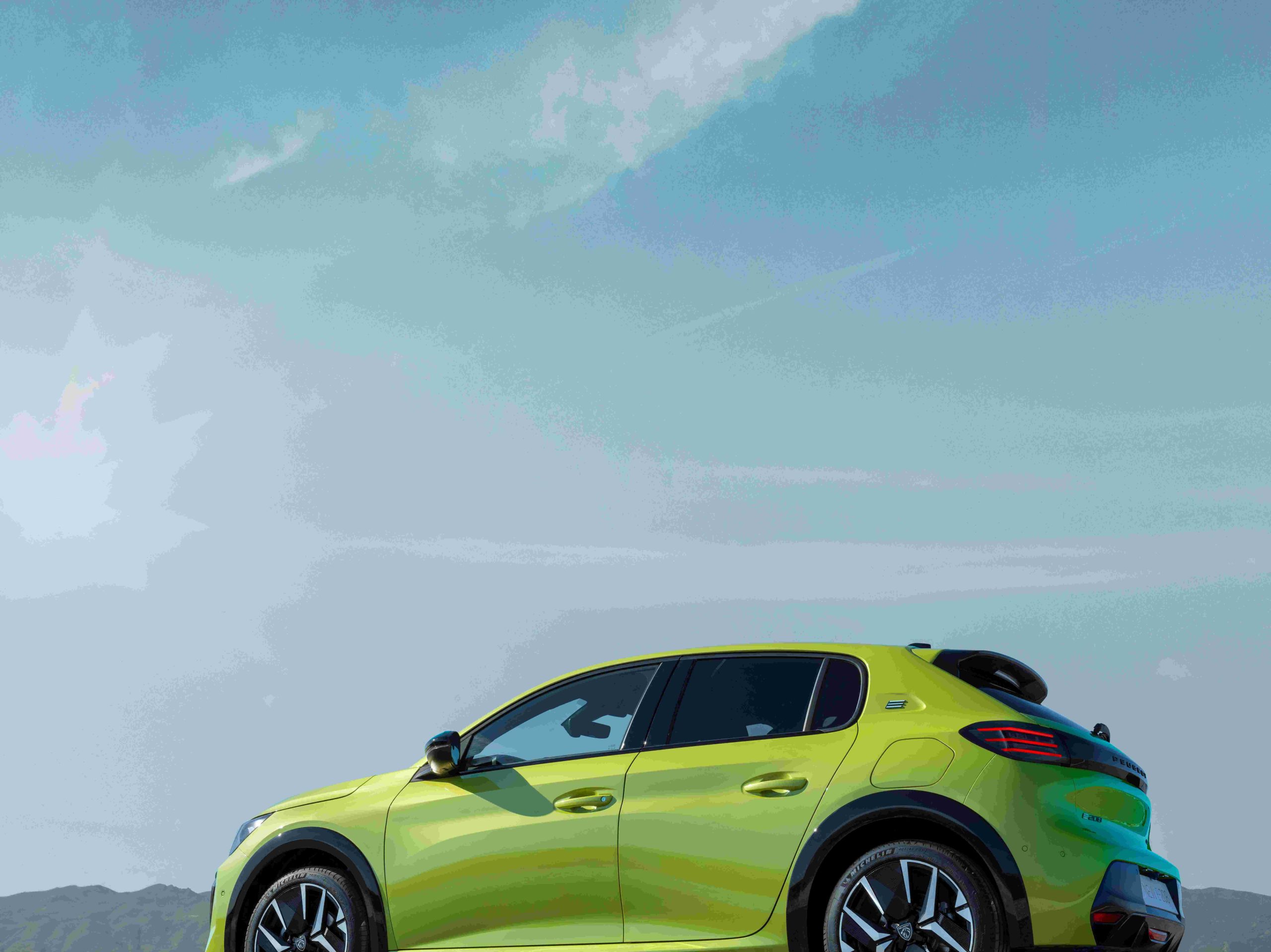 40% of motorists rate their EV knowledge as POOR