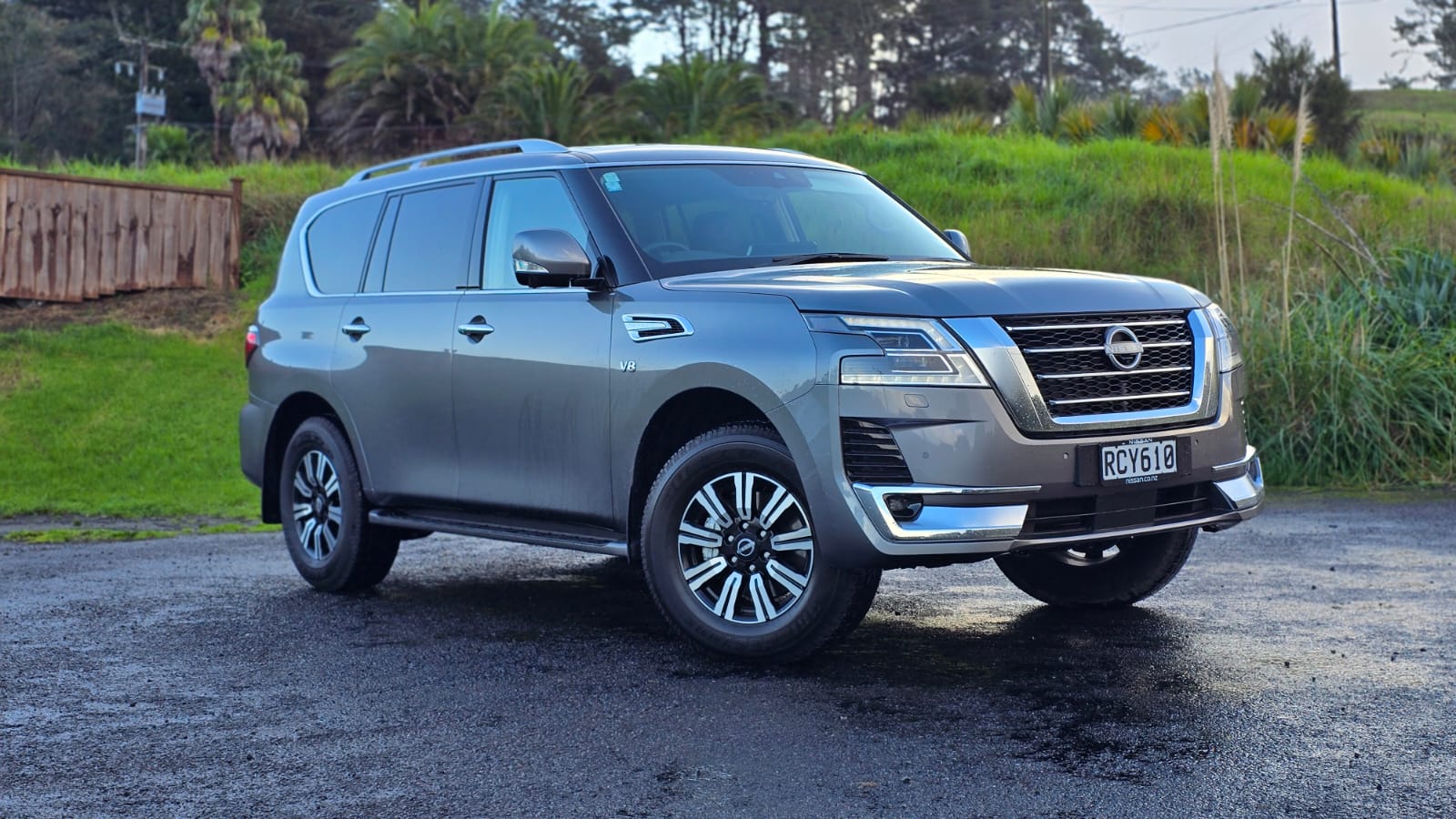 Front three quarters view of a 2025 Nissan Patrol V8 in 'Gun Grey'.
