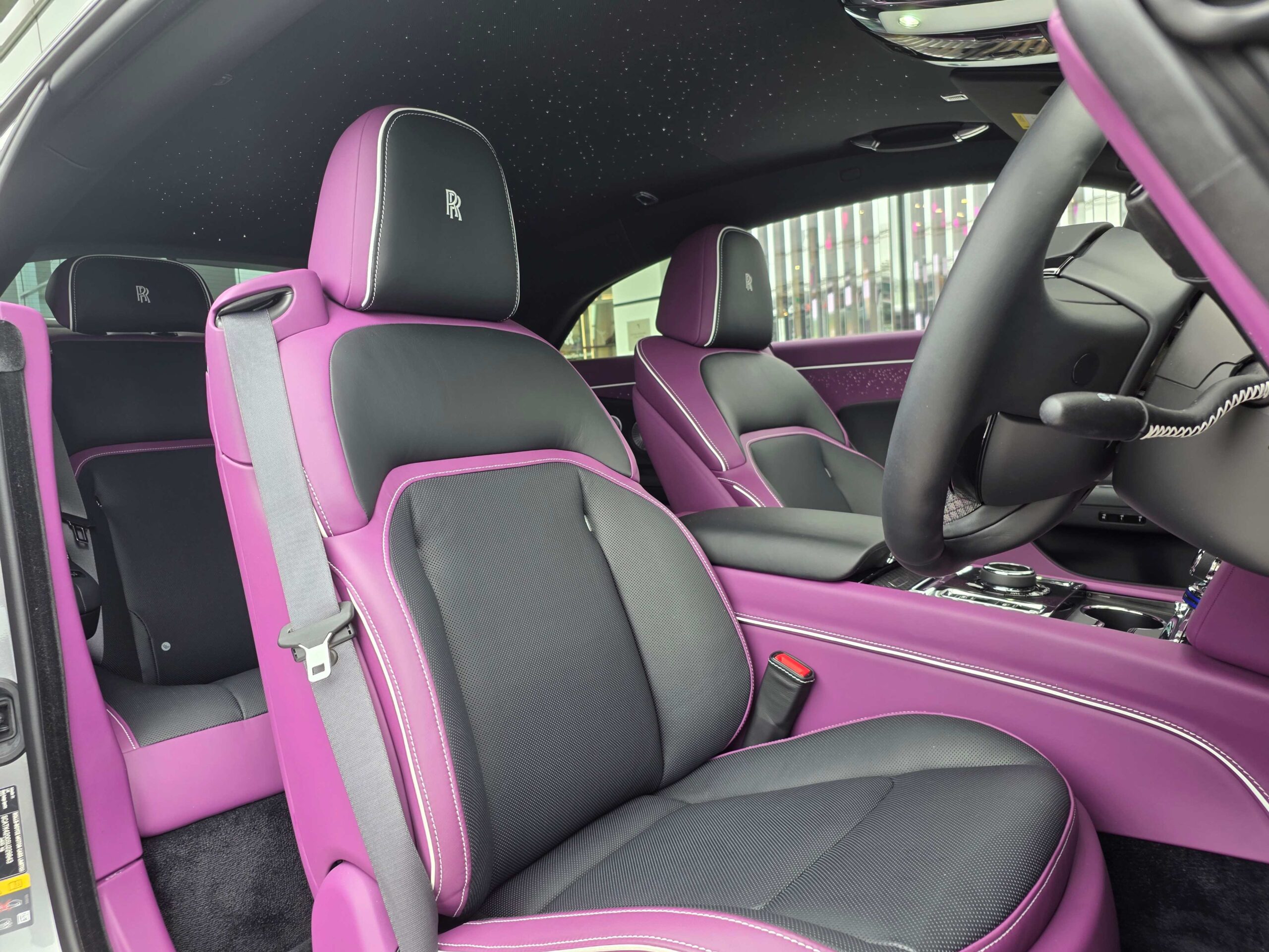 Rolls-Royce Black Badge Spectre Review - The Silent Vandal of Luxury