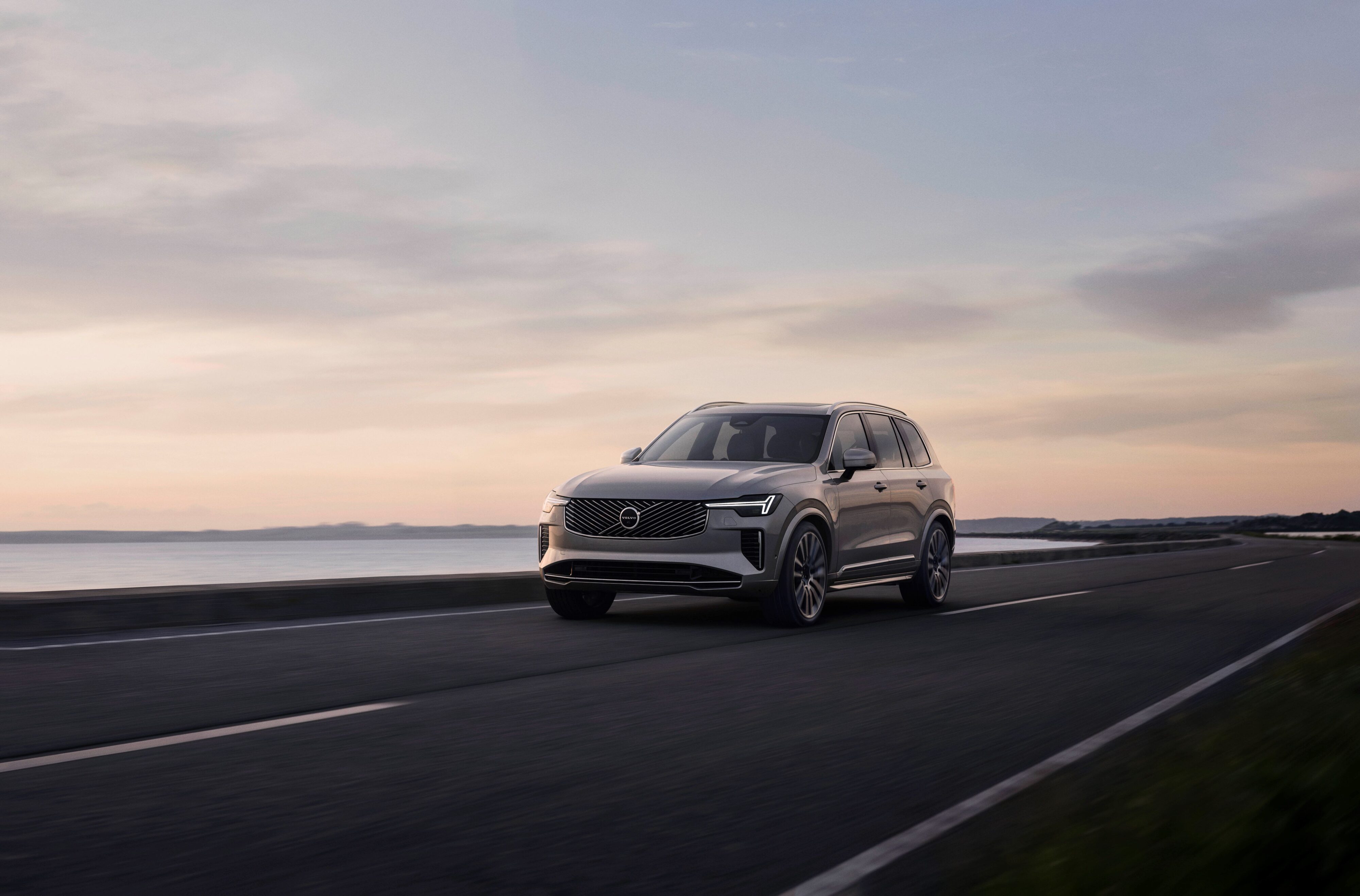 Front three quarters view of a Volvo XC90 in motion,