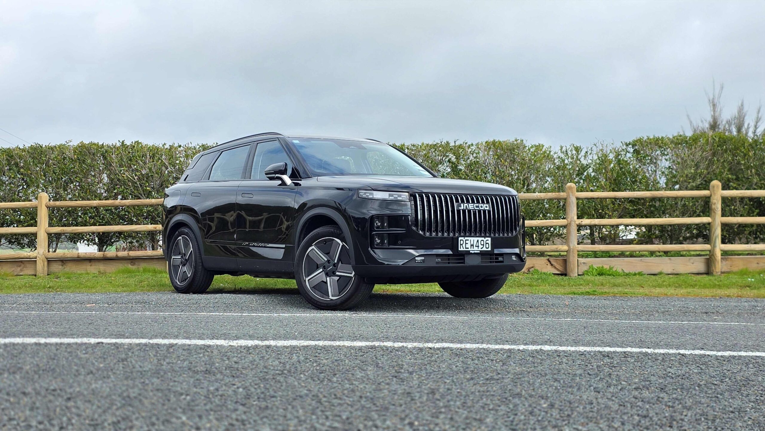 Jaecoo J7 SHS Super Hybrid Review - Efficient Adventurer