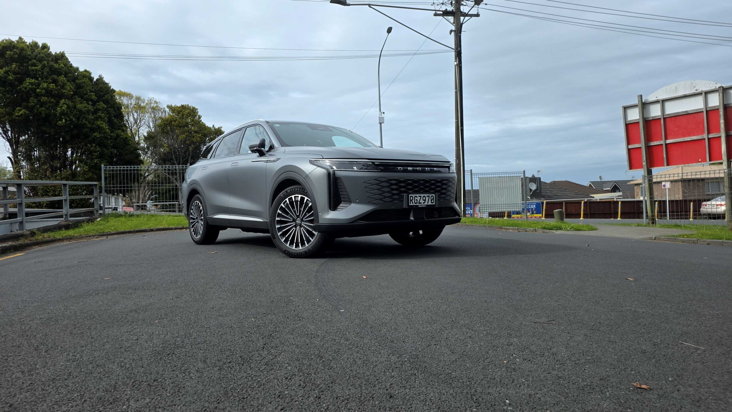 Omoda 9 SHS Review - The Frugal yet Fancy, Family SUV