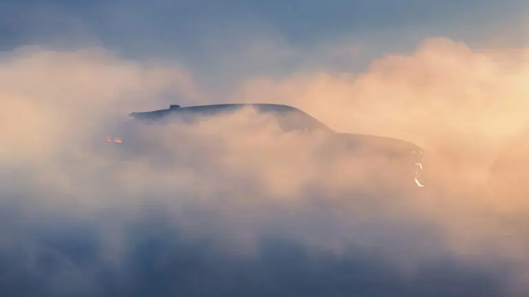 A teaser image of the new Renault Filante crossover.